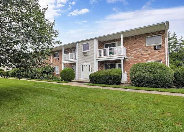 Property at 73 Adams Rd Unit 2B, Central Islip, NY 11722, 1 bed, 1 bath
