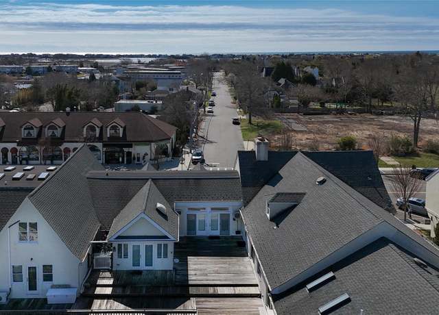 Property at 52 Main Street 52 Main St, Westhampton Beach, NY 11978, 1 bed, 1 bath