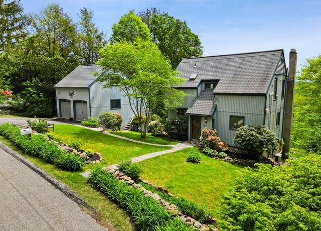 Property at 30 Woodcrest Ter, Amawalk, NY 10501, 3 beds, 2.5 baths