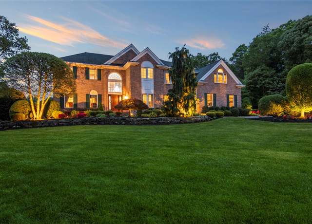 Property at 10 Spinnaker Ct, Northport, NY 11768, 5 beds, 3 baths