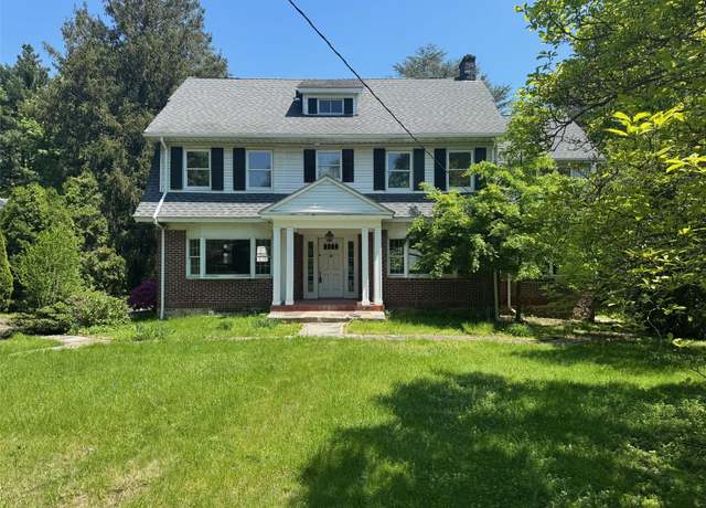 Property at 4 Meadow Rd, Scarsdale, NY 10583, 6 beds, 3.5 baths