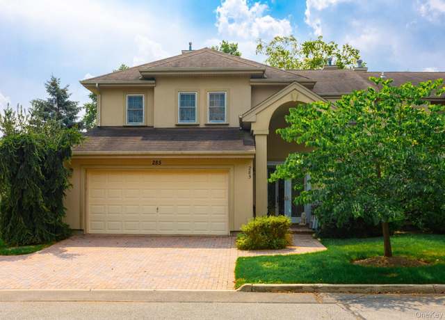 Property at 285 Madeira Blvd #285, Melville, NY 11747, 3 beds, 2.5 baths