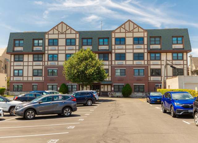 Property at 55 Clinton Ave #403, Rockville Centre, NY 11570, 2 beds, 1.5 baths
