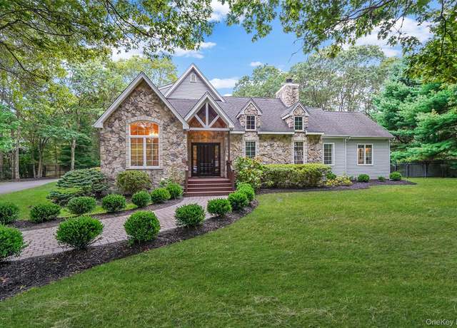 Property at 4 Pia Ct, Holtsville, NY 11742, 4 beds, 2.5 baths