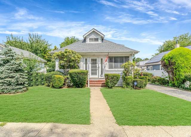 Property at 2 Florence St, North Baldwin, NY 11510, 3 beds, 1.5 baths