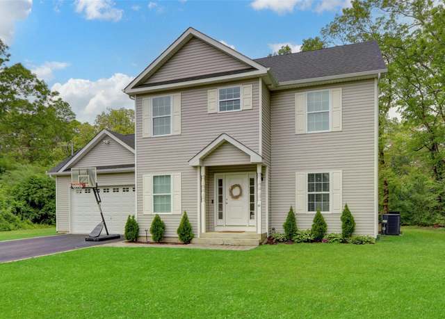 Property at 17 Conservation Circus, Ridge, NY 11961, 4 beds, 2.5 baths