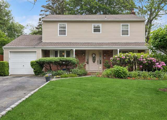 Property at 34 Arcadia Dr, Dix Hills, NY 11746, 4 beds, 2.5 baths