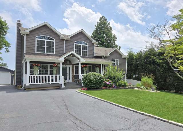 Property at 8 Mannes St, Ronkonkoma, NY 11779, 3 beds, 2.5 baths