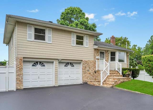 Property at 1 Pasture Ct, Commack, NY 11725, 3 beds, 1.5 baths