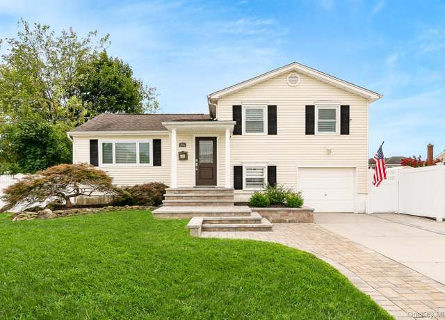 Property at 296 Walker St, Massapequa Park, NY 11762, 3 beds, 2.5 baths