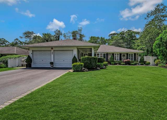 Property at 396 Astor Dr, Sayville, NY 11782, 3 beds, 2 baths