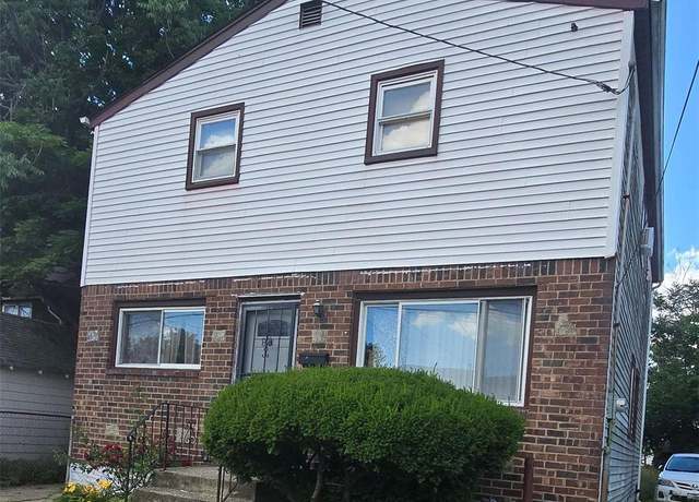 Property at 11 Hoff Ct, Hempstead, NY 11550, 6 beds, 2 baths