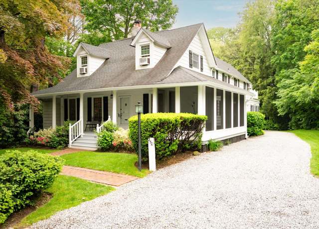 Property at 250 Schenck Ave, Great Neck, NY 11021, 5 beds, 3.5 baths
