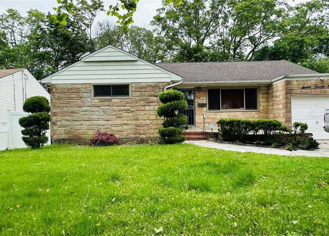Property at 729 Janos Ln, West Hempstead, NY 11552, 4 beds, 2.5 baths