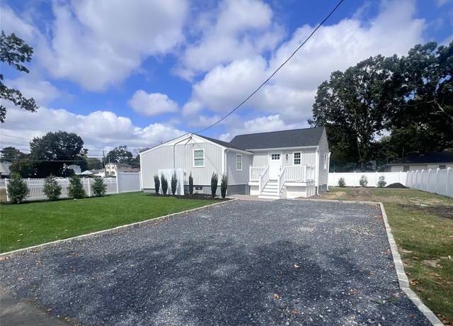 Property at 511 Spruce St, North Babylon, NY 11703, 3 beds, 1.5 baths