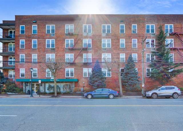 Property at 504 Merrick Rd Unit 4D, Lynbrook, NY 11563, 1 bed, 1 bath