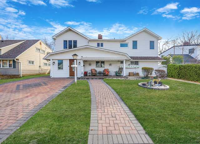 Property at 191 Friends Ln, Westbury, NY 11590, 5 beds, 2 baths