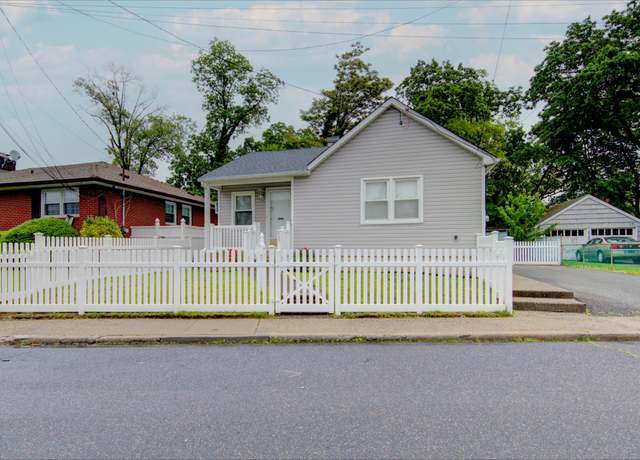 Property at 465 Eureka Ave, Elmont, NY 11003, 2 beds, 1 bath