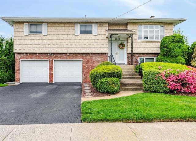 Property at 2083 Oliver Way, Merrick, NY 11566, 3 beds, 2.5 baths