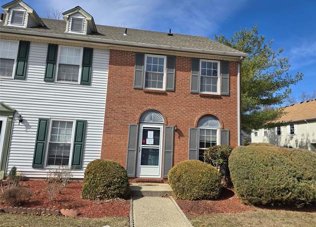 Property at 29 Burnett Way, Washingtonville, NY 10992, 2 beds, 2.5 baths