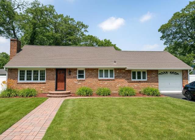 Property at 61 Ulster Ave, West Babylon, NY 11704, 3 beds, 1 bath