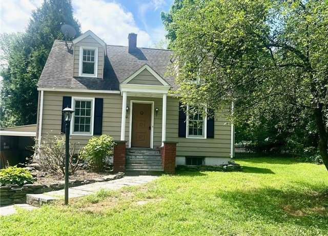 Property at 4 Davis Pl, Hyde Park, NY 12538, 2 beds, 1 bath