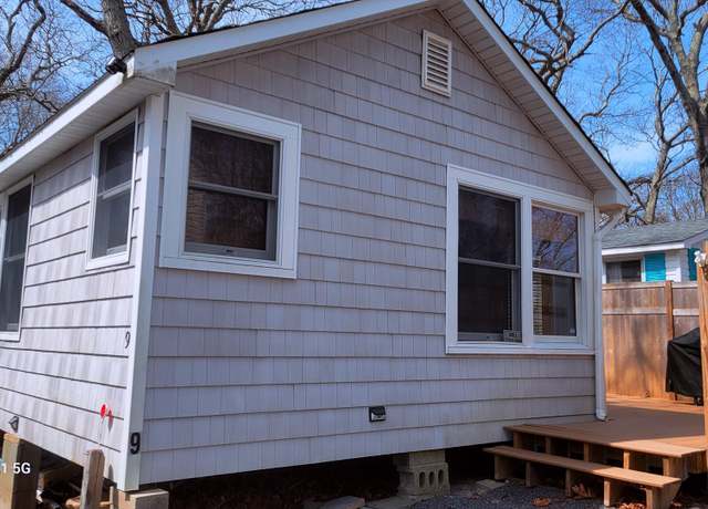 Property at 9 Whalers Path, Baiting Hollow, NY 11933, 2 beds, 1 bath