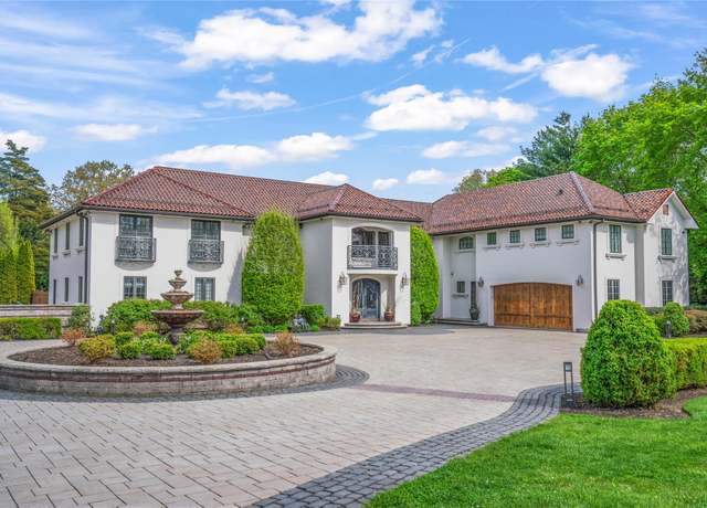 Property at 84 S Woods Rd, Woodbury, NY 11797, 6 beds, 4.5 baths