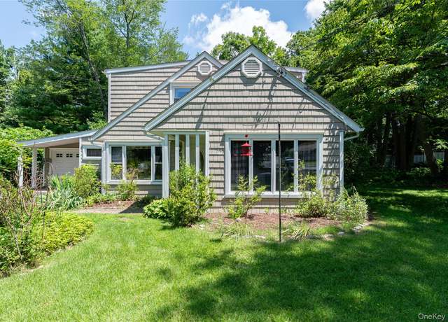 Property at 94 East Way, Mount Kisco, NY 10549, 4 beds, 1.5 baths