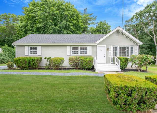 Property at 34 Woodville Rd, Middle Island, NY 11953, 3 beds, 1 bath
