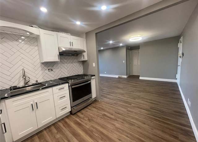 Property at 2 Bay Club Dr Unit 1Z3, Bayside, NY 11360, 2 beds, 2 baths