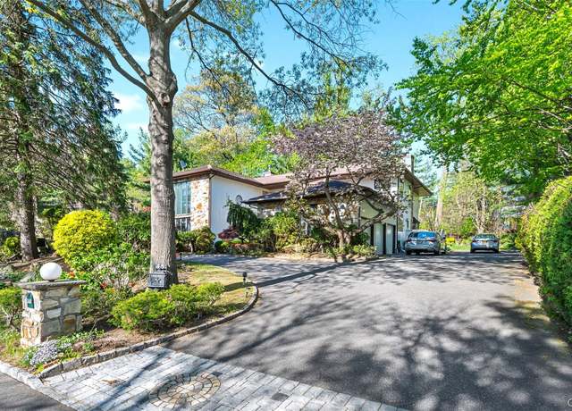 Property at 45 Bristol Dr, Manhasset, NY 11030, 5 beds, 5 baths