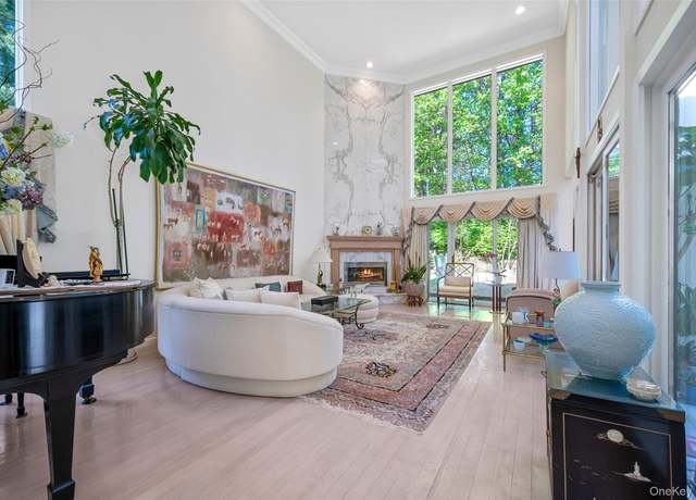 Property at 45 Bristol Dr, Manhasset, NY 11030, 5 beds, 5 baths