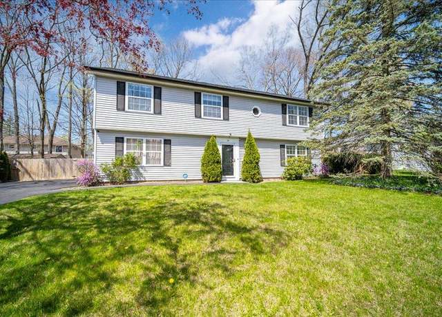 Property at 19 Hawkins St, Poughkeepsie, NY 12601, 3 beds, 2.5 baths