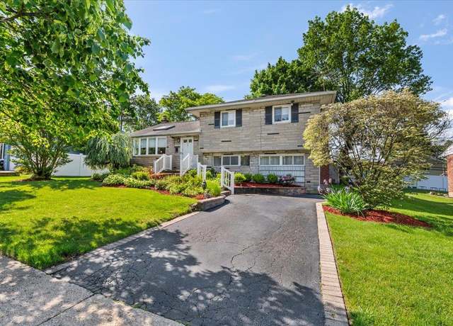 Property at 11 Halcourt Dr, Plainview, NY 11803, 3 beds, 1.5 baths