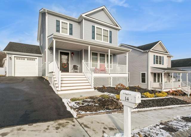 Property at 14 Benjamin Dr, Highland, NY 12528, 3 beds, 2.5 baths
