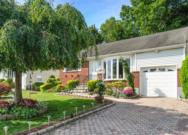 Property at 24 Westwind Rd, Yonkers, NY 10710, 3 beds, 1 bath