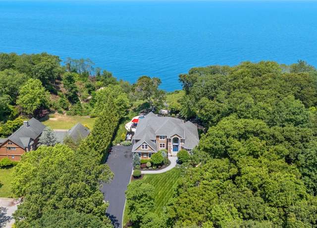 Property at 321 Sandpiper Dr, Riverhead, NY 11901, 4 beds, 4.5 baths
