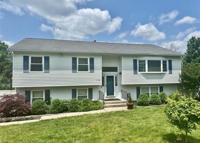 Property at 118 Lake Rd, Congers, NY 10920, 4 beds, 3 baths