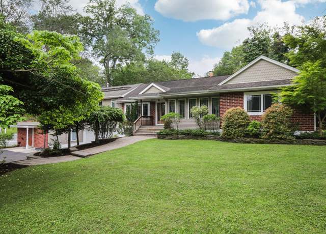 Property at 5 Gail Dr, New City, NY 10956, 4 beds, 4 baths
