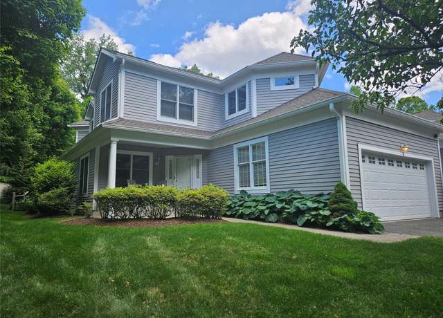 Property at 1 Club Pointe Dr, White Plains, NY 10605, 3 beds, 2.5 baths