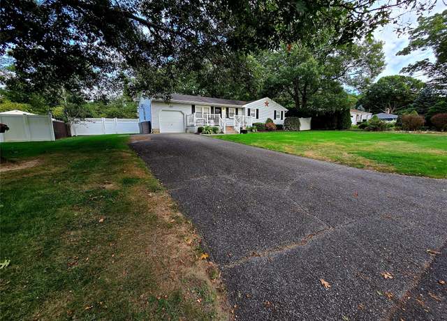 Property at 263 Robinson Ave, East Patchogue, NY 11772, 3 beds, 3 baths