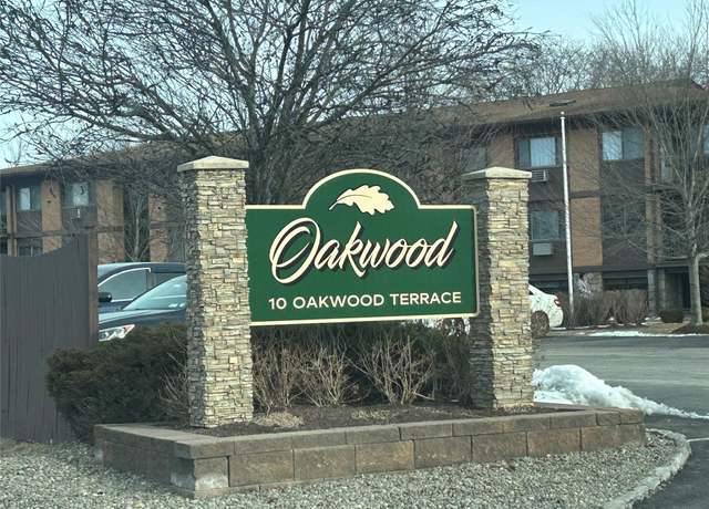 Property at 10 Oakwood Ter #27, New Windsor, NY 12553, 1 bed, 1 bath