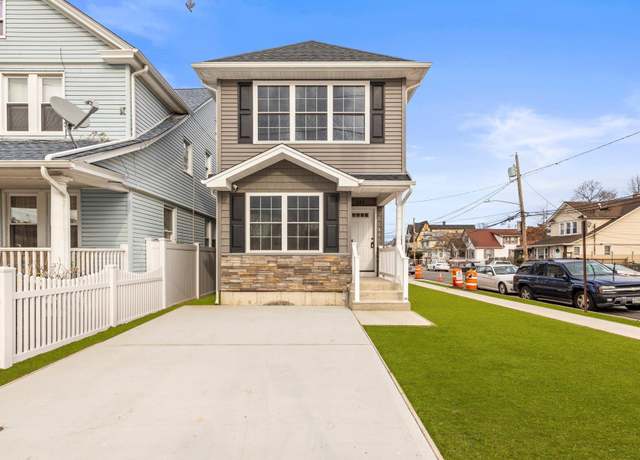 Property at 248 Main St, Hempstead, NY 11550, 4 beds, 2 baths