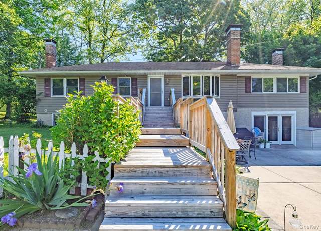 Property at 218 Cliff Rd W, Wading River, NY 11792, 3 beds, 2 baths