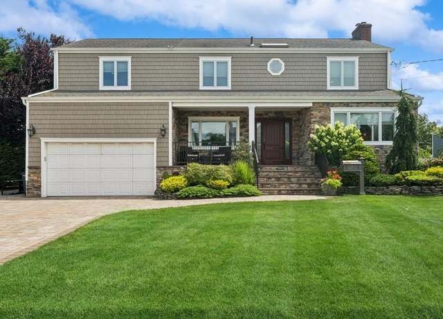 Property at 5 Bonnie Ct, Merrick, NY 11566, 5 beds, 3.5 baths