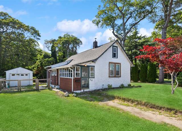 Property at 88 Cliff Ave, Sayville, NY 11782, 1 bed, 1 bath
