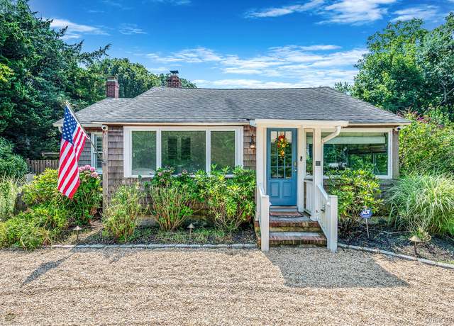 Property at 1 Springville Cir, Hampton Bays, NY 11946, 3 beds, 3 baths