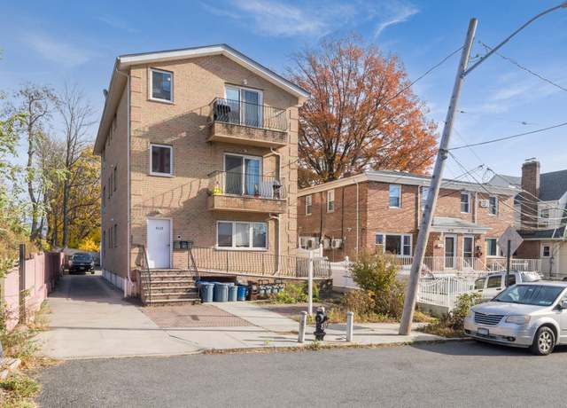 Property at 41-23 156th St, Flushing, NY 11355, 9 beds, 6 baths