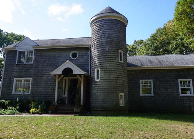 Property at 2 Briar Croft Dr, East Hampton, NY 11937, 4 beds, 3 baths